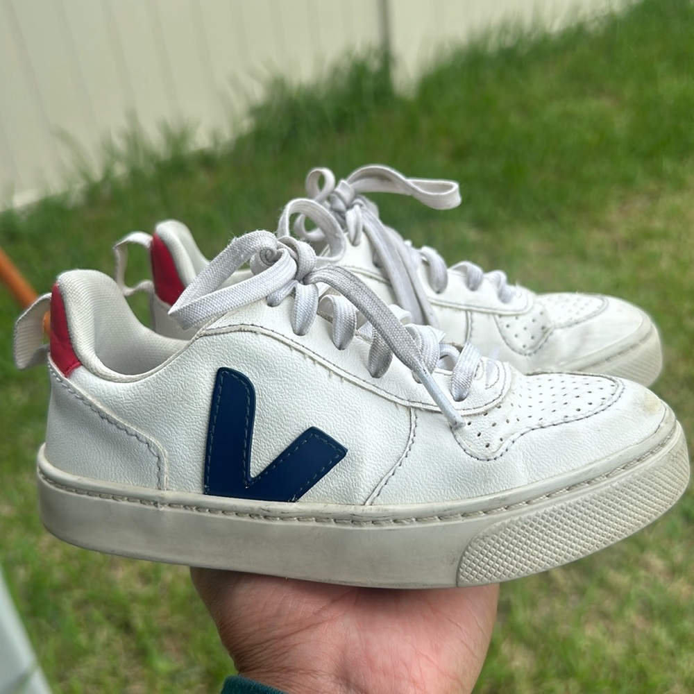 Veja - Picture 2 of 5